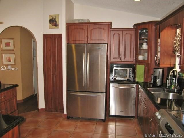 Recently Rented: $2,350 (3 beds, 2 baths, 1462 Square Feet)