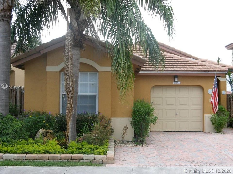 Recently Rented: $2,350 (3 beds, 2 baths, 1462 Square Feet)