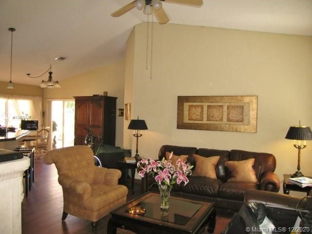 Recently Rented: $2,350 (3 beds, 2 baths, 1462 Square Feet)