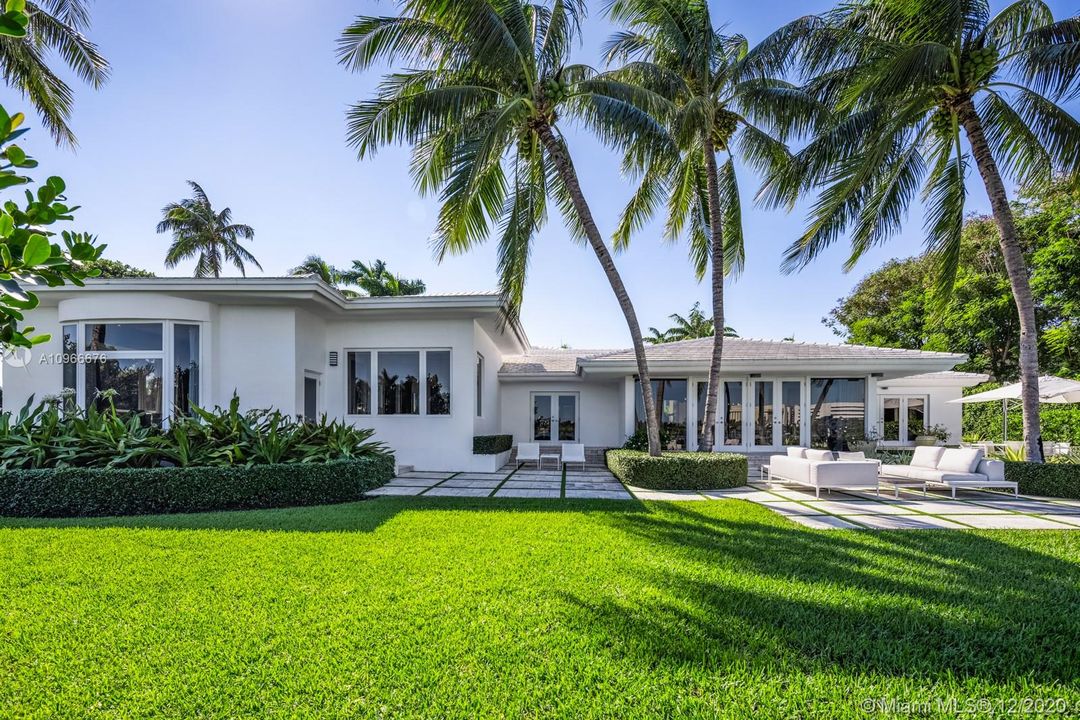 Recently Sold: $14,900,000 (5 beds, 5 baths, 6096 Square Feet)
