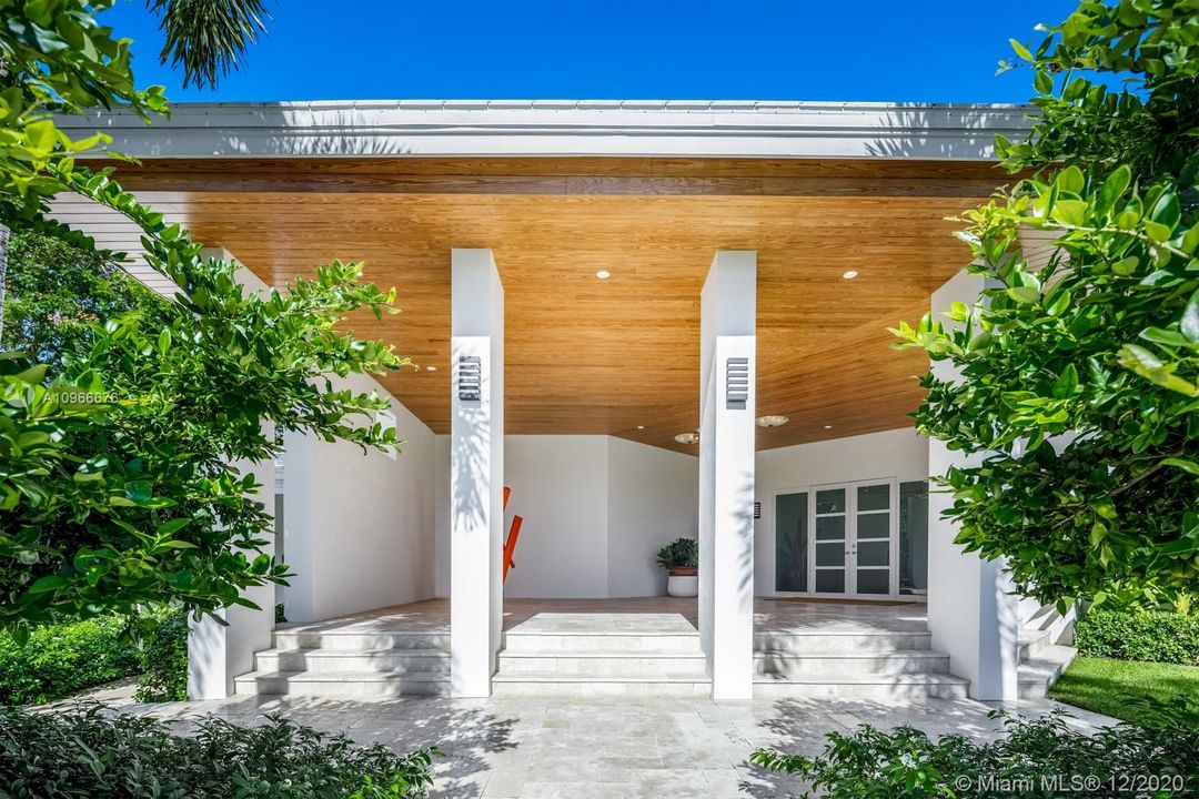 Recently Sold: $14,900,000 (5 beds, 5 baths, 6096 Square Feet)