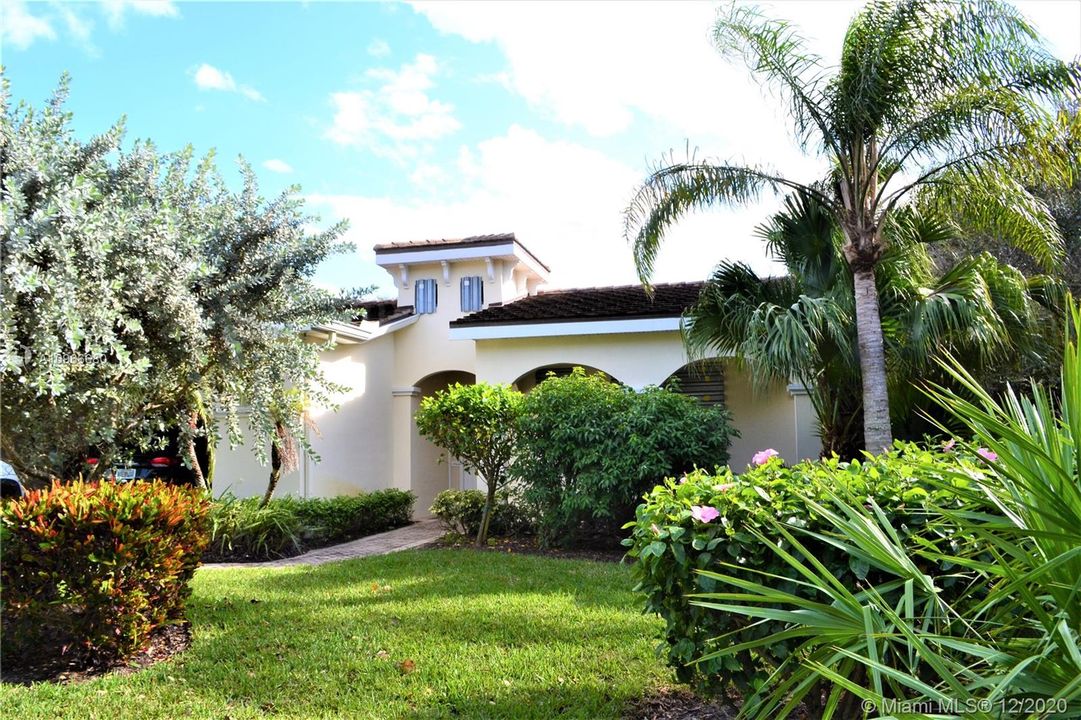 Recently Sold: $750,000 (3 beds, 3 baths, 2657 Square Feet)