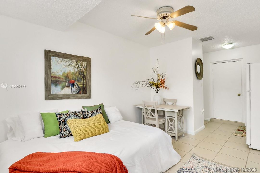 Recientemente alquilado: $995 (1 camas, 1 baños, 0 Pies cuadrados)