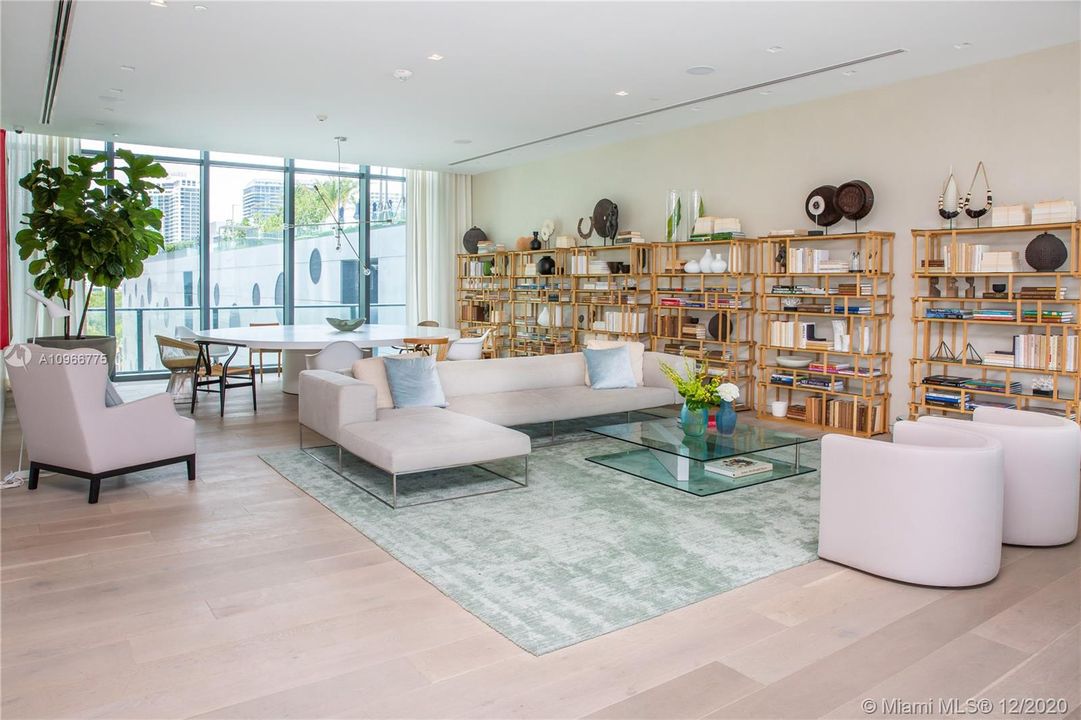 Recently Sold: $900,000 (3 beds, 3 baths, 1526 Square Feet)