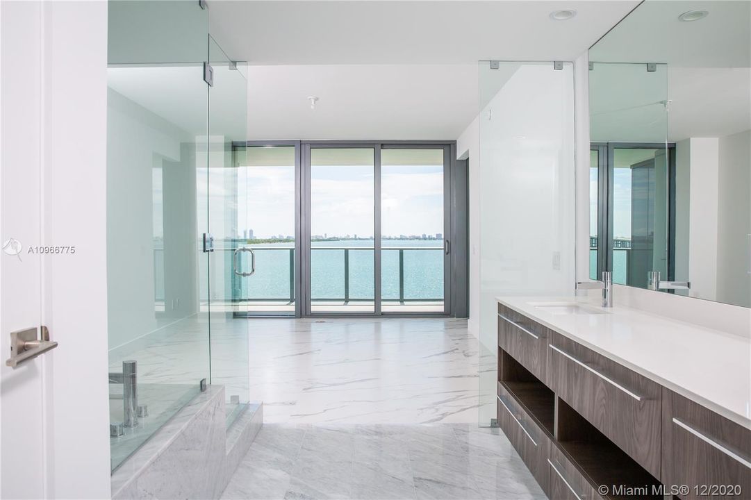 最近售出: $900,000 (3 贝兹, 3 浴室, 1526 平方英尺)
