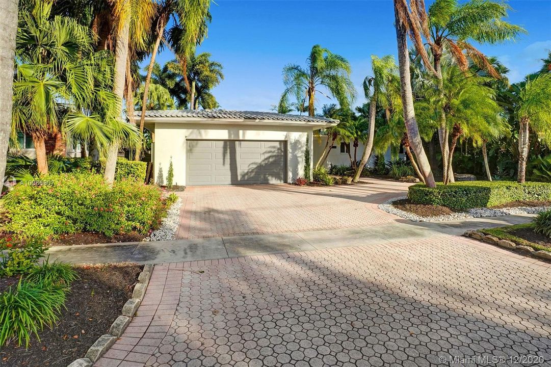 Recently Sold: $1,679,000 (4 beds, 3 baths, 2354 Square Feet)
