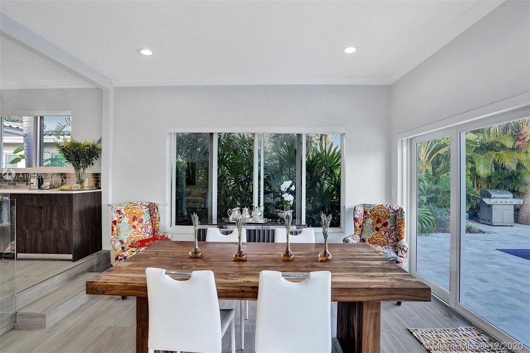 Recently Sold: $1,679,000 (4 beds, 3 baths, 2354 Square Feet)