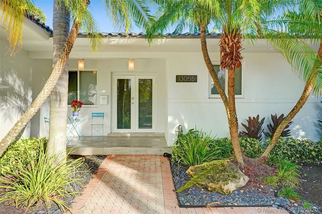 Recently Sold: $1,679,000 (4 beds, 3 baths, 2354 Square Feet)