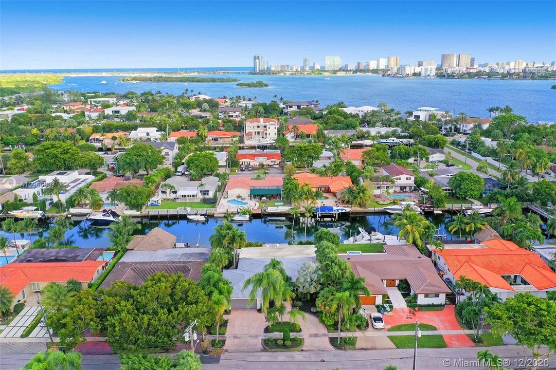 Recently Sold: $1,679,000 (4 beds, 3 baths, 2354 Square Feet)