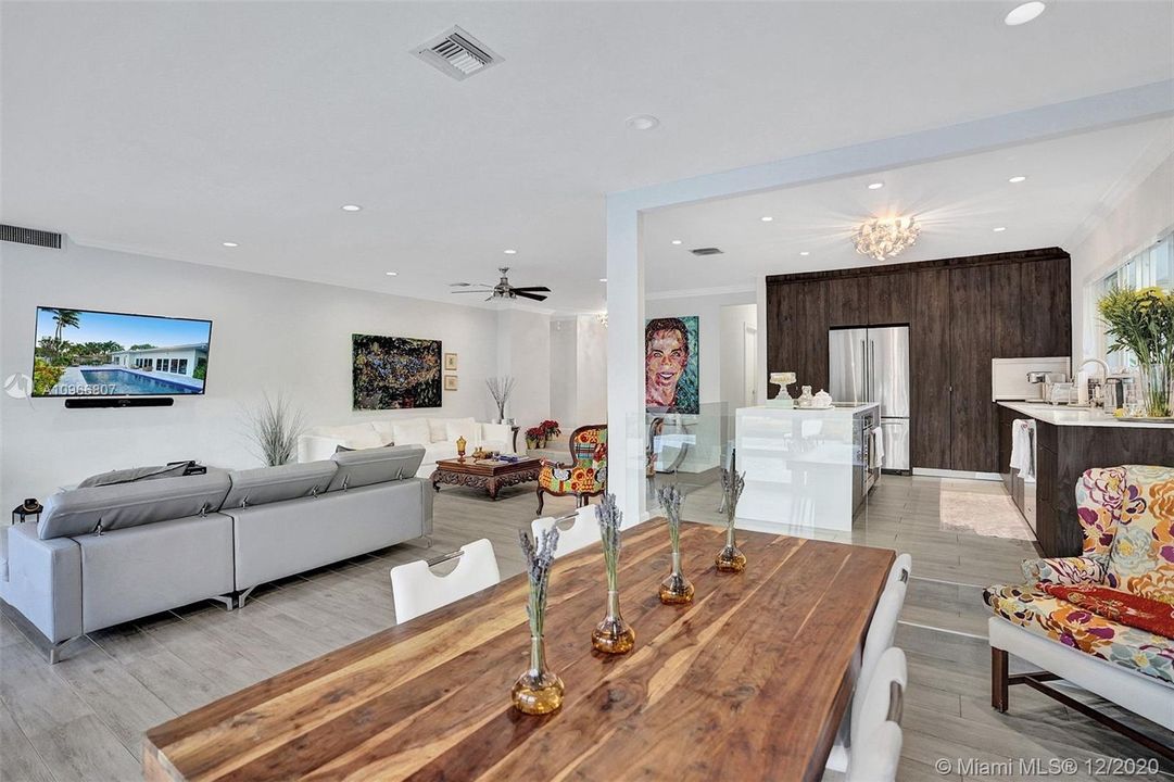 Recently Sold: $1,679,000 (4 beds, 3 baths, 2354 Square Feet)