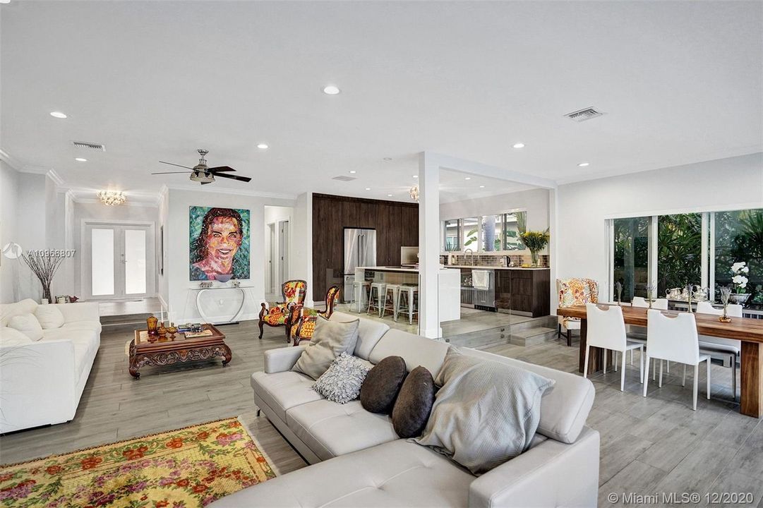 Recently Sold: $1,679,000 (4 beds, 3 baths, 2354 Square Feet)