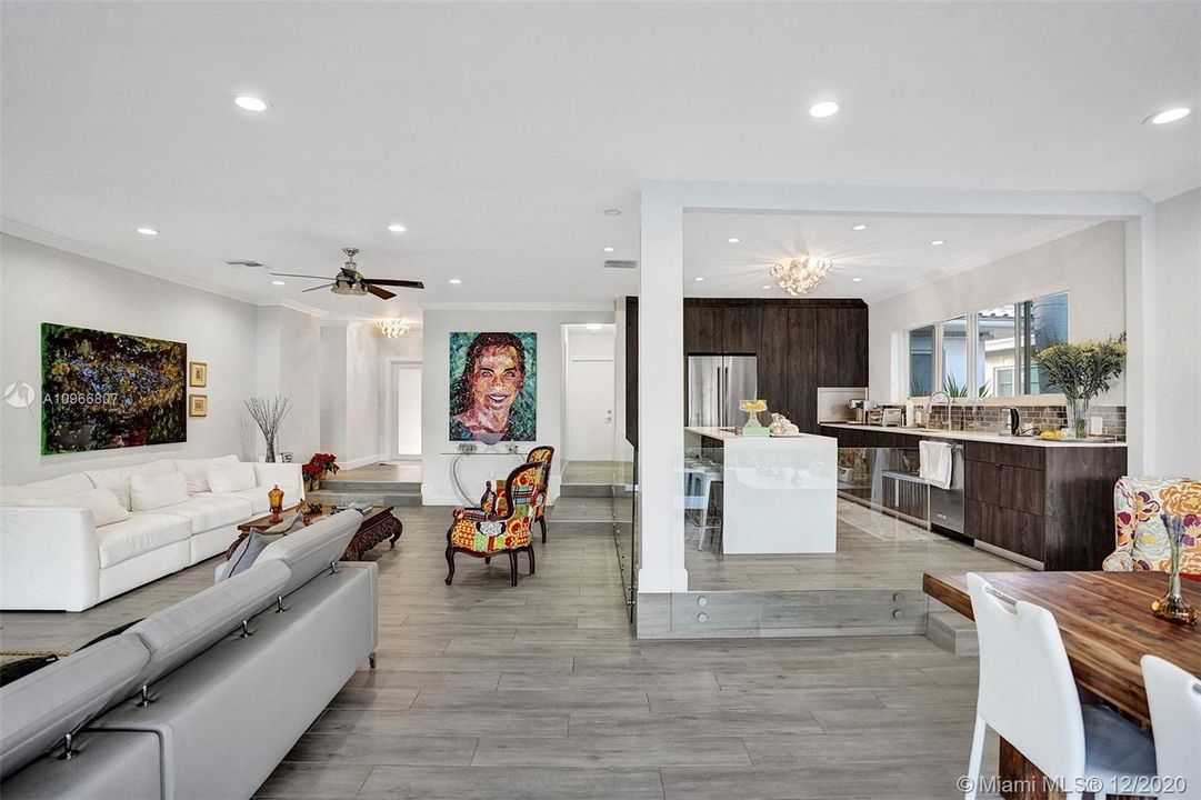 Recently Sold: $1,679,000 (4 beds, 3 baths, 2354 Square Feet)
