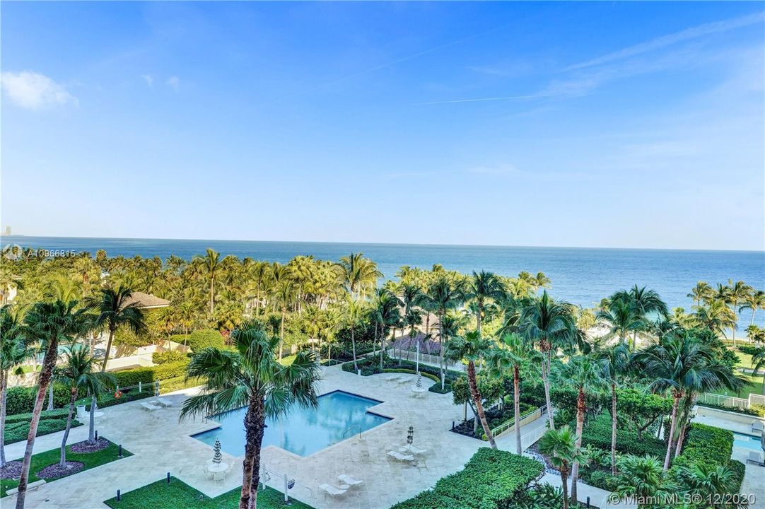 Recently Sold: $2,950,000 (3 beds, 4 baths, 3084 Square Feet)