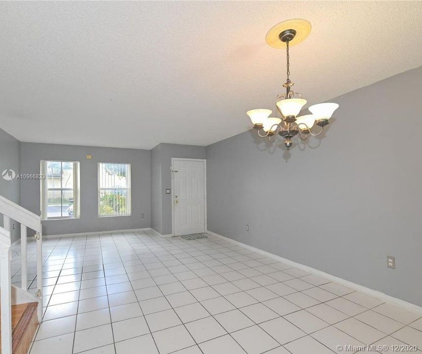 Recently Rented: $2,000 (3 beds, 2 baths, 1520 Square Feet)