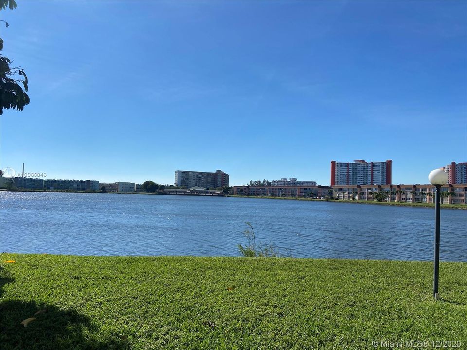 Recently Rented: $1,240 (1 beds, 1 baths, 954 Square Feet)