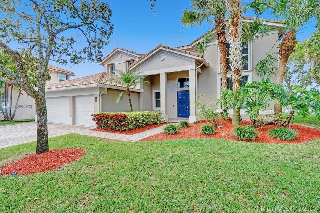 Vendido Recientemente: $879,900 (5 camas, 4 baños, 3465 Pies cuadrados)