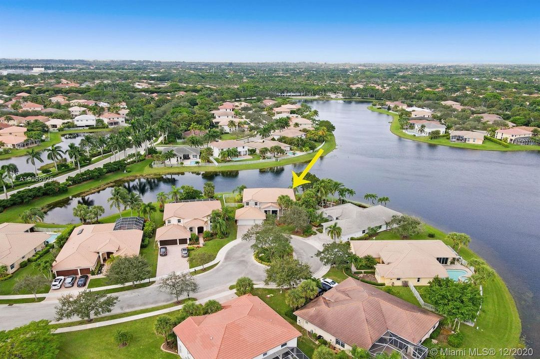 Vendido Recientemente: $879,900 (5 camas, 4 baños, 3465 Pies cuadrados)