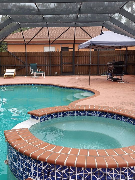 Screened in pool