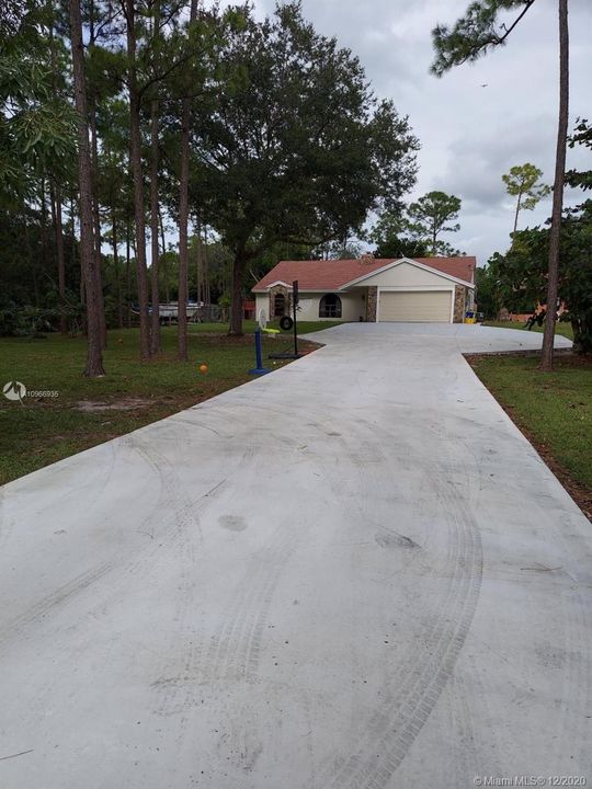 All new poured concrete driveway