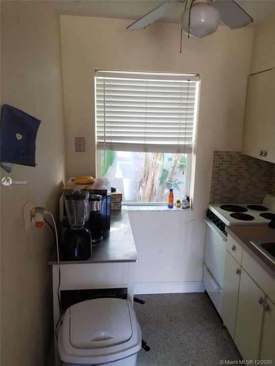 Recientemente alquilado: $1,300 (1 camas, 1 baños, 2995 Pies cuadrados)