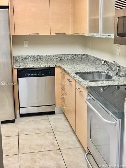 Recently Sold: $279,000 (2 beds, 2 baths, 1062 Square Feet)