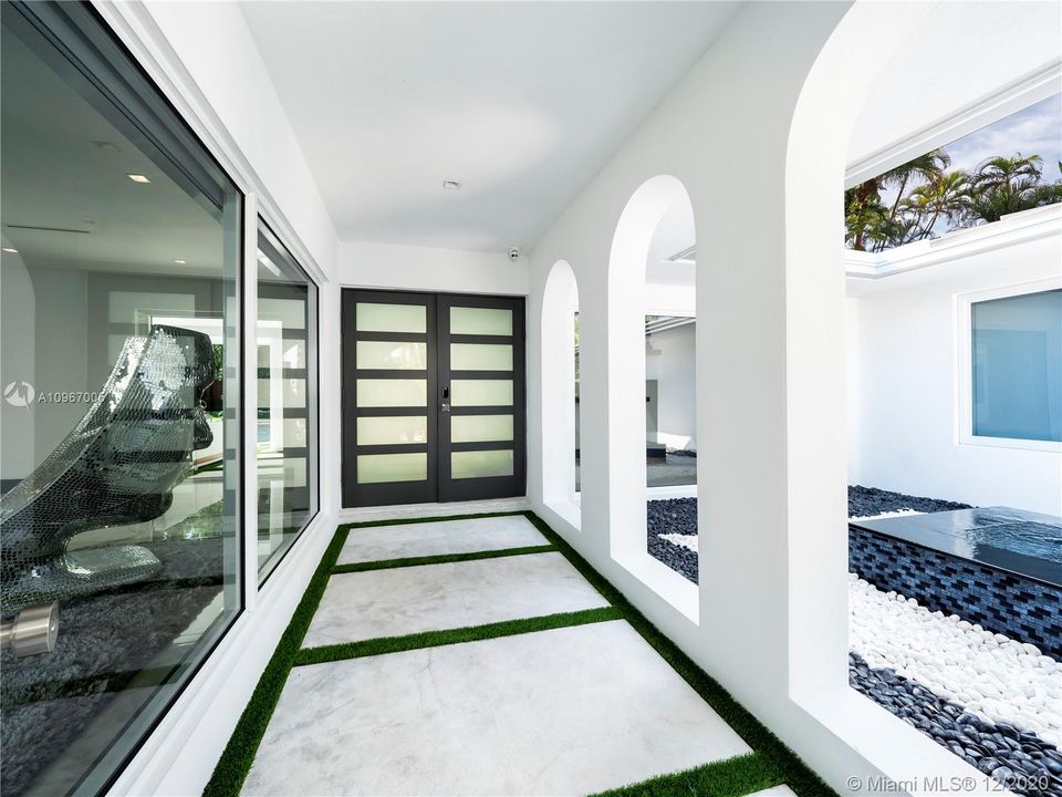Recientemente alquilado: $25,000 (4 camas, 5 baños, 5090 Pies cuadrados)