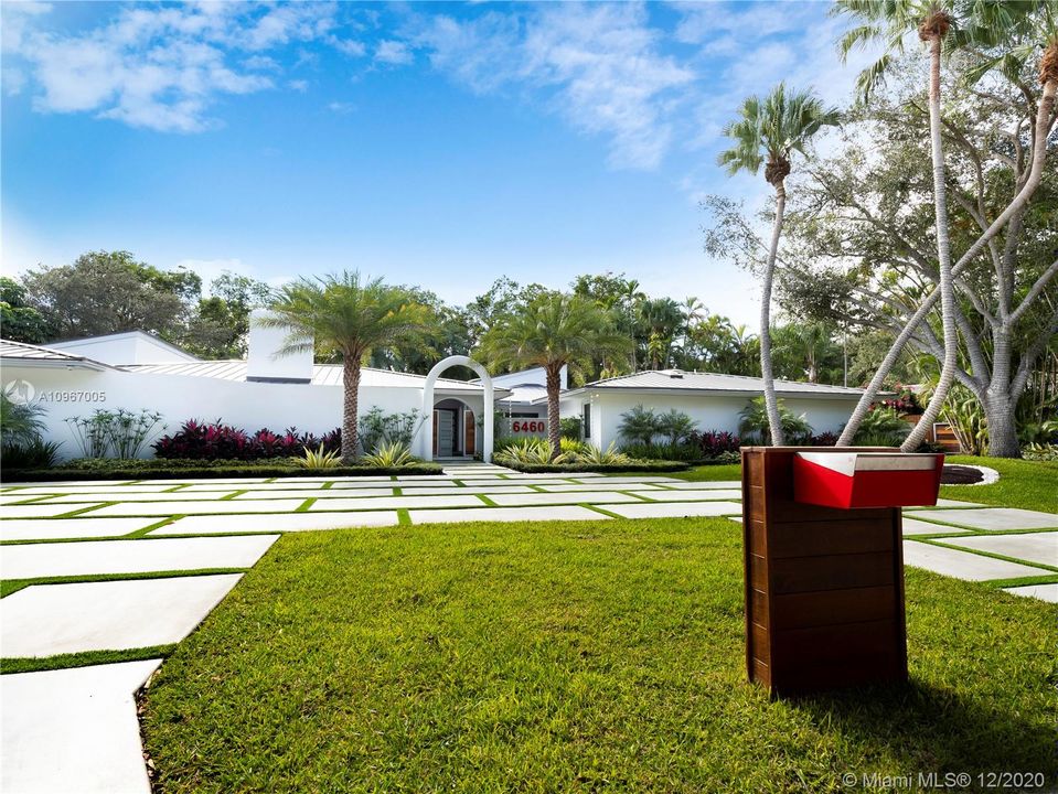 Top Concrete grey light-broom circular driveway with 3 approaches (parking for 8-10 cars).