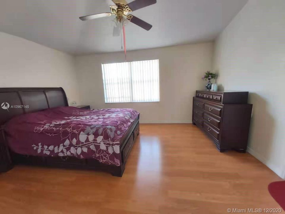 Recently Sold: $292,800 (4 beds, 2 baths, 1847 Square Feet)