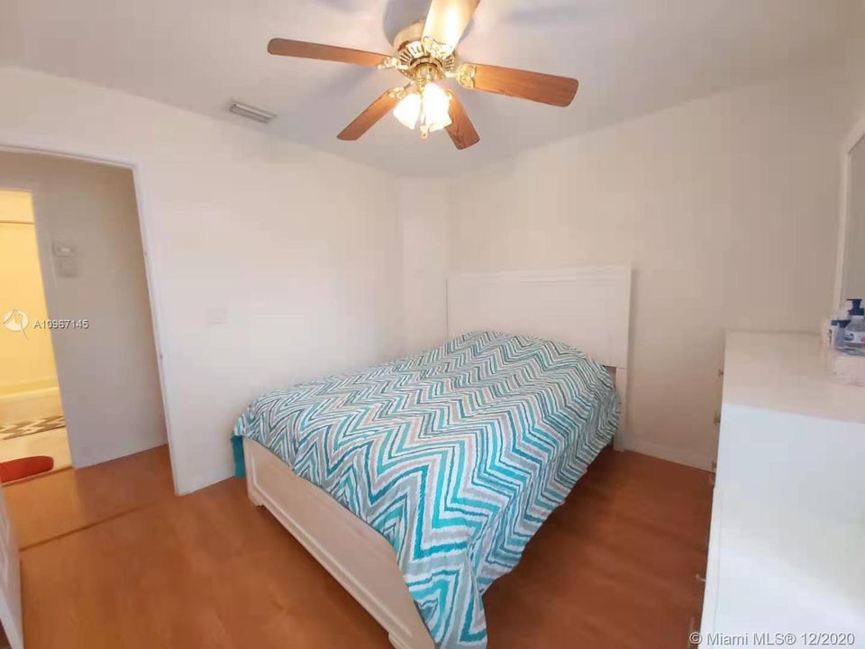 Recently Sold: $292,800 (4 beds, 2 baths, 1847 Square Feet)