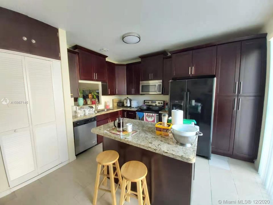 Recently Sold: $292,800 (4 beds, 2 baths, 1847 Square Feet)