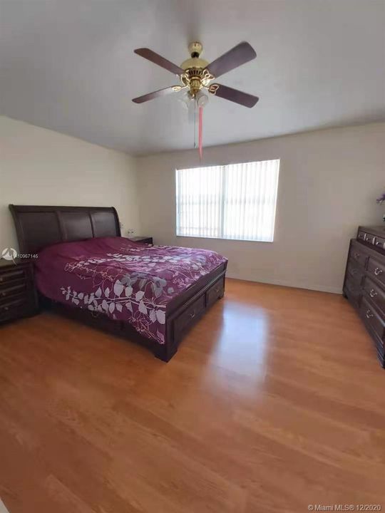 Recently Sold: $292,800 (4 beds, 2 baths, 1847 Square Feet)