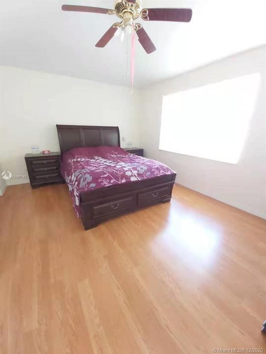 Recently Sold: $292,800 (4 beds, 2 baths, 1847 Square Feet)