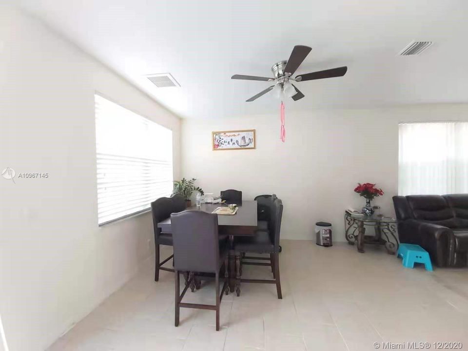 Recently Sold: $292,800 (4 beds, 2 baths, 1847 Square Feet)