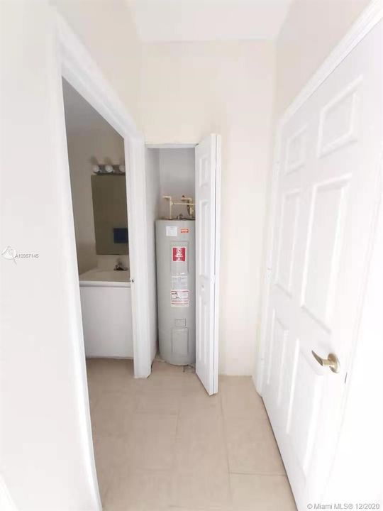 Recently Sold: $292,800 (4 beds, 2 baths, 1847 Square Feet)