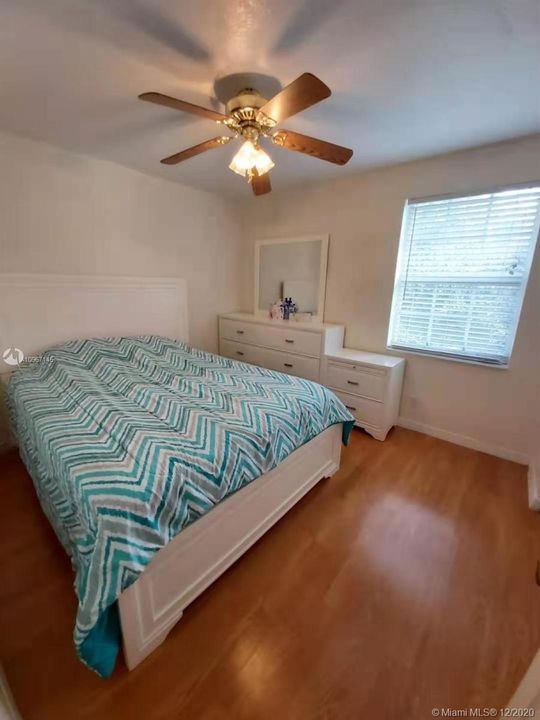 Recently Sold: $292,800 (4 beds, 2 baths, 1847 Square Feet)