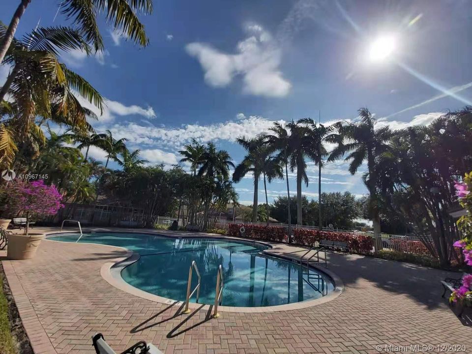 Recently Sold: $292,800 (4 beds, 2 baths, 1847 Square Feet)