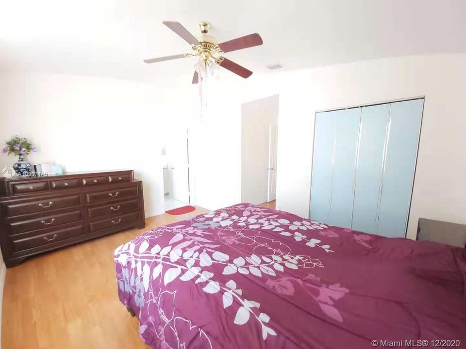 Recently Sold: $292,800 (4 beds, 2 baths, 1847 Square Feet)