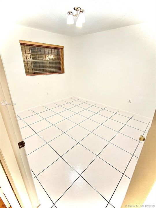 Недавно продано: $190,000 (2 спален, 1 ванн, 866 Квадратных фут)