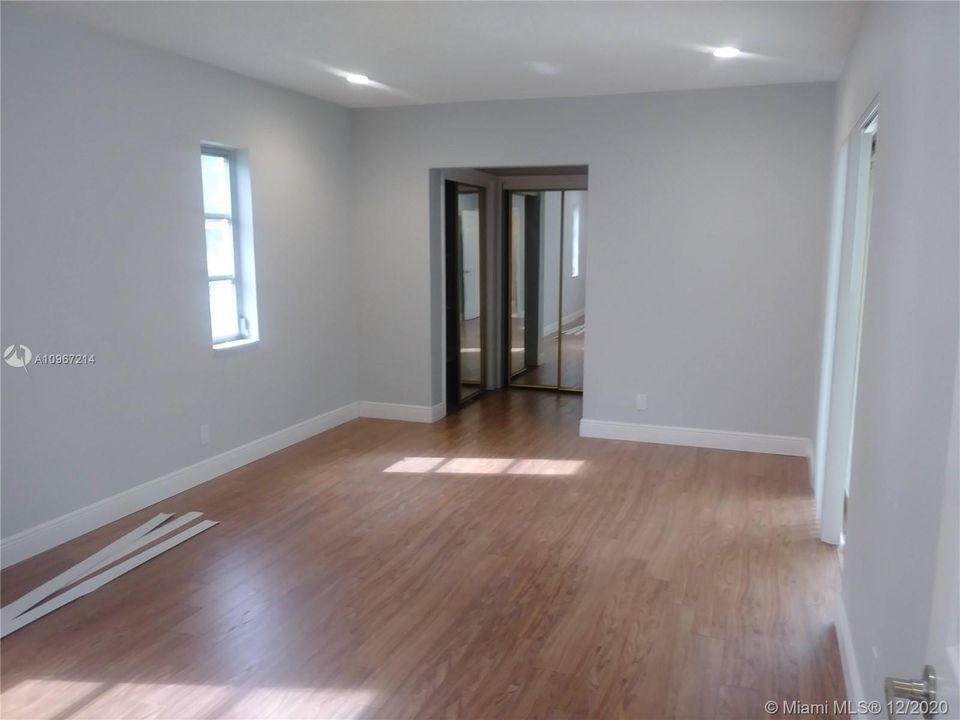 Recently Rented: $2,800 (4 beds, 2 baths, 1747 Square Feet)