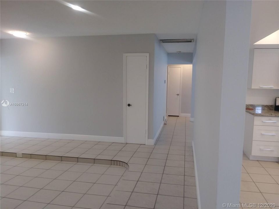 Recently Rented: $2,800 (4 beds, 2 baths, 1747 Square Feet)