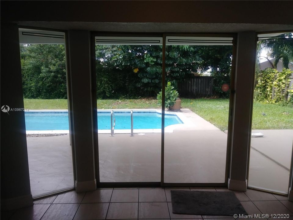 Recently Rented: $2,800 (4 beds, 2 baths, 1747 Square Feet)