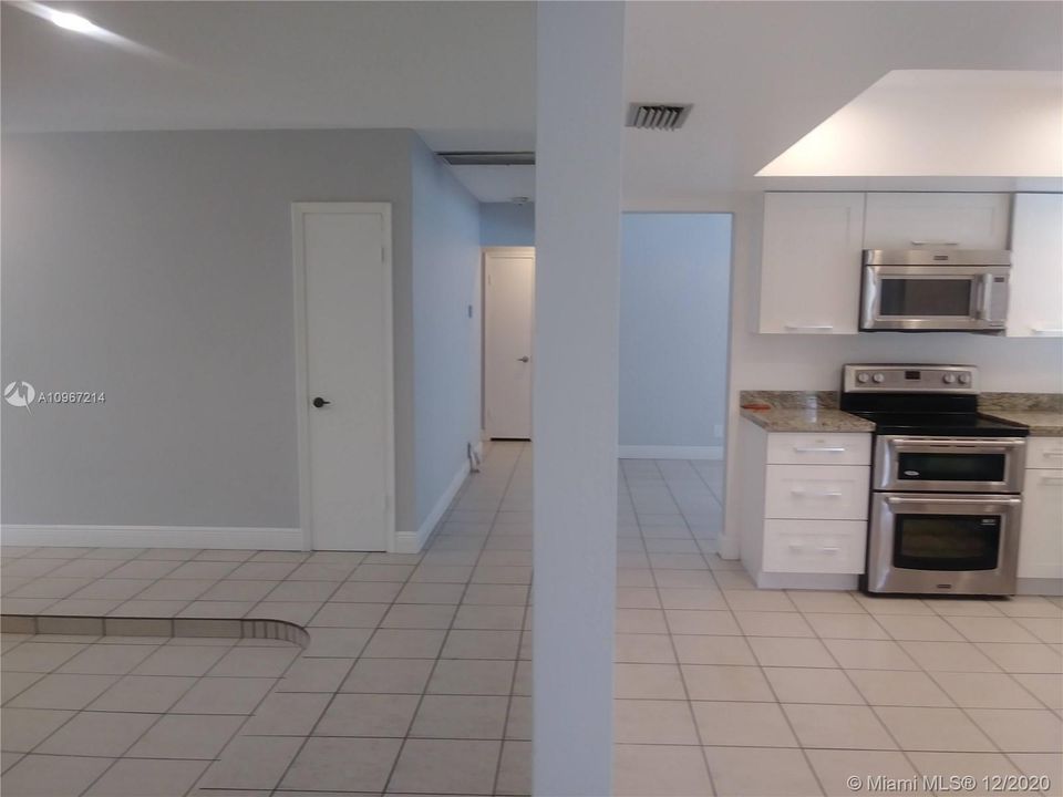 Recently Rented: $2,800 (4 beds, 2 baths, 1747 Square Feet)