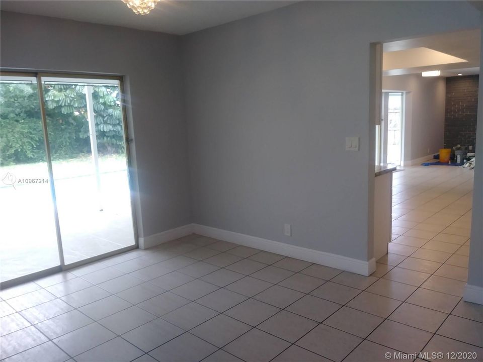 Recently Rented: $2,800 (4 beds, 2 baths, 1747 Square Feet)