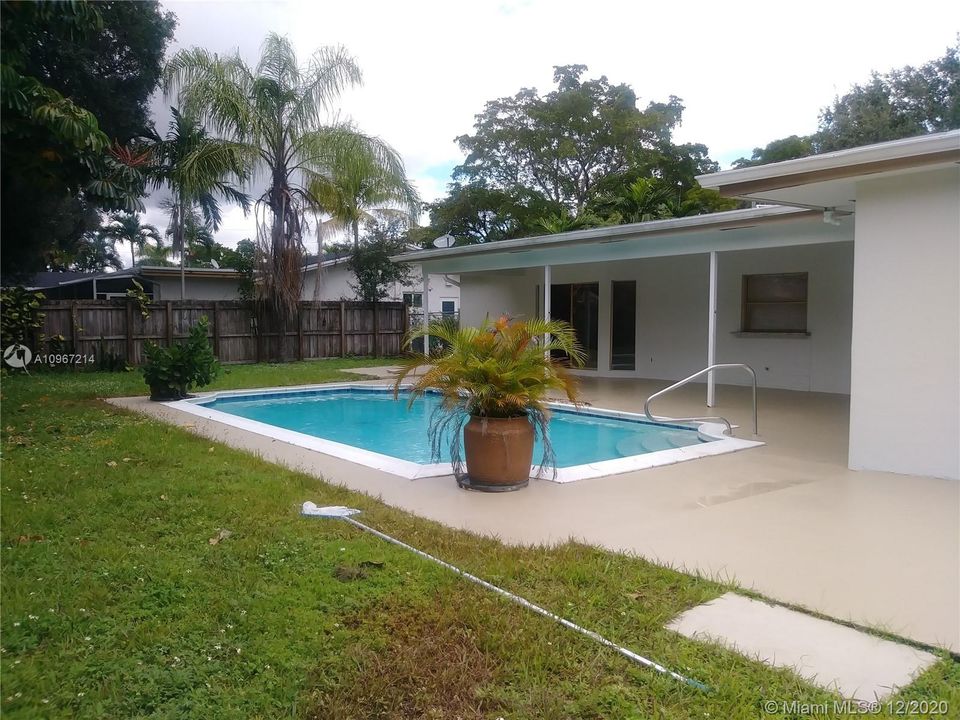 Recently Rented: $2,800 (4 beds, 2 baths, 1747 Square Feet)