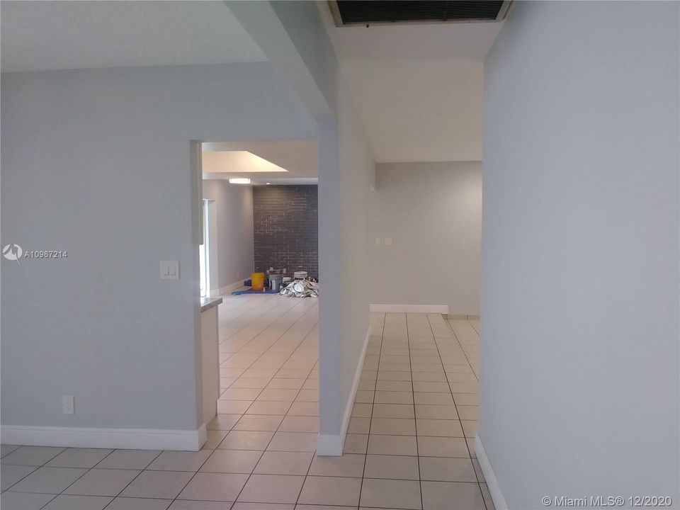 Recently Rented: $2,800 (4 beds, 2 baths, 1747 Square Feet)