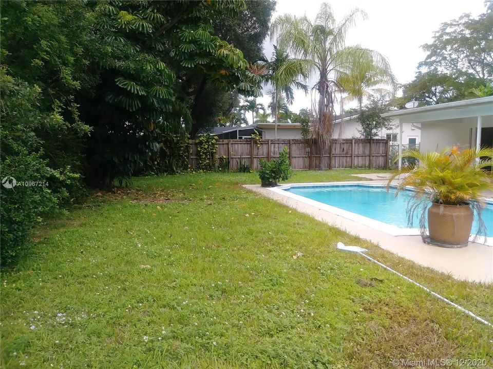 Recently Rented: $2,800 (4 beds, 2 baths, 1747 Square Feet)