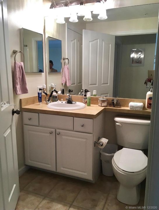 Recently Rented: $1,350 (1 beds, 1 baths, 636 Square Feet)