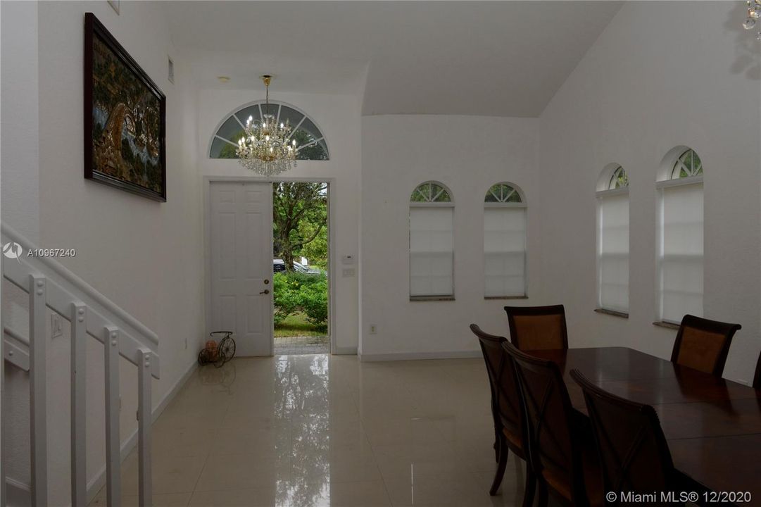 Recently Rented: $3,300 (4 beds, 3 baths, 2406 Square Feet)