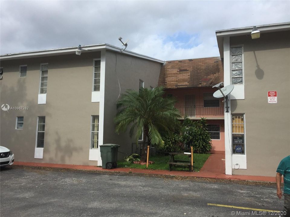 Recently Sold: $109,900 (1 beds, 1 baths, 496 Square Feet)