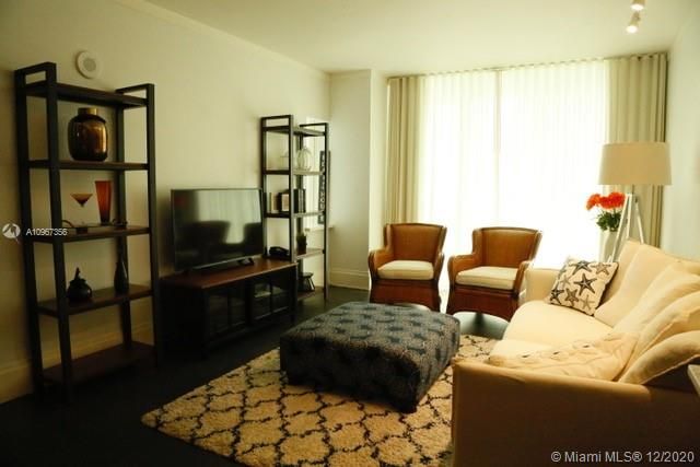 Recently Rented: $4,000 (1 beds, 2 baths, 754 Square Feet)